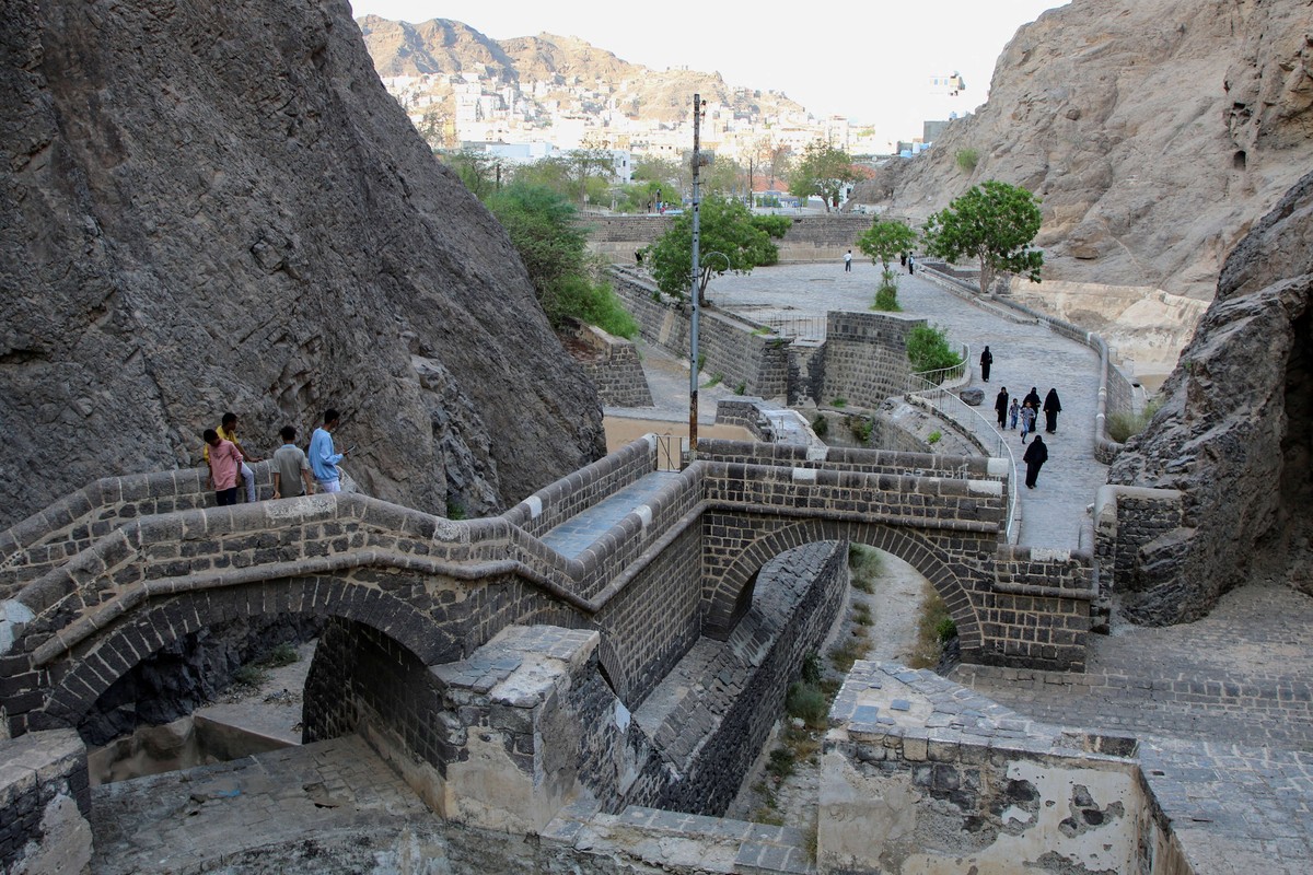 صهاريج الطويلة- عدن