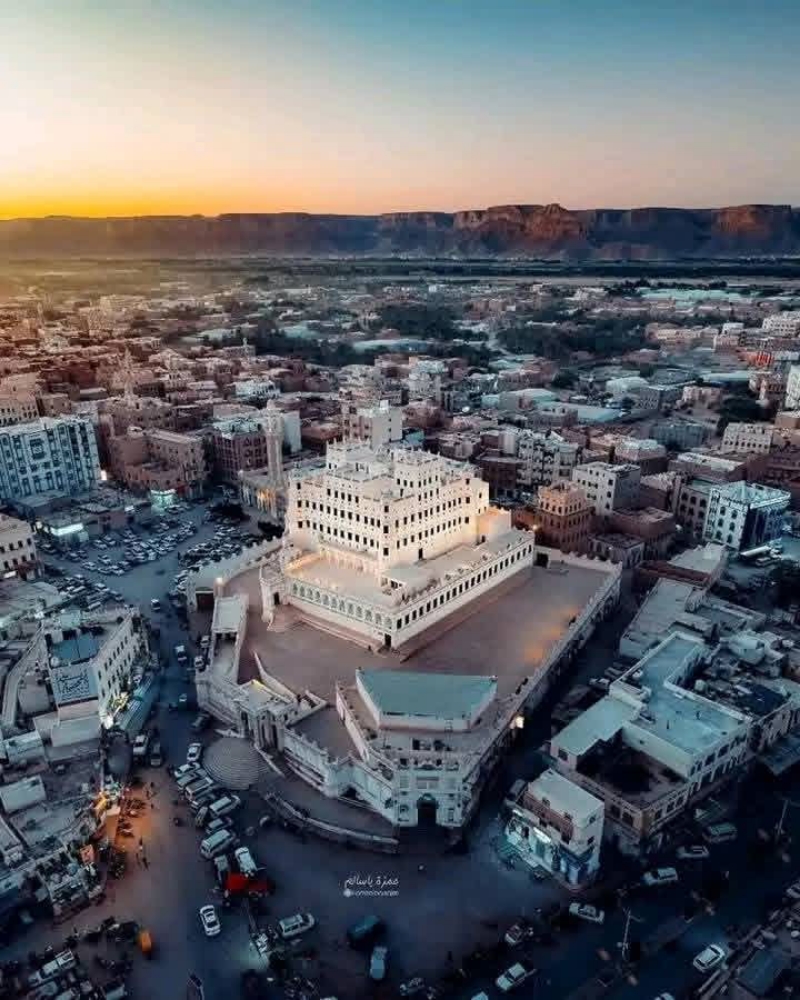 سيئون.. مدينة القصور السلطانية والحصون وذاكرة التاريخ