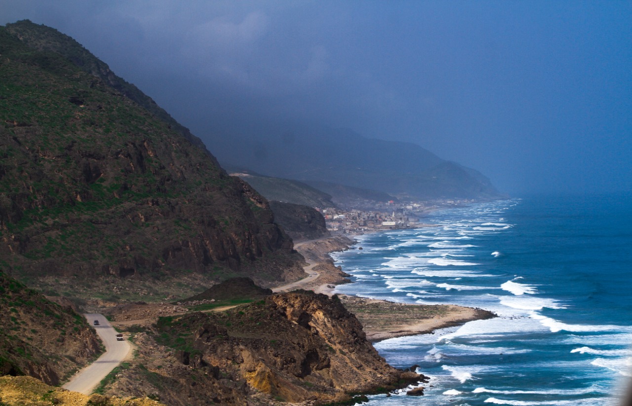 المهرة.. جوهرة الشرق حيث يلتقي البحر بالصحراء