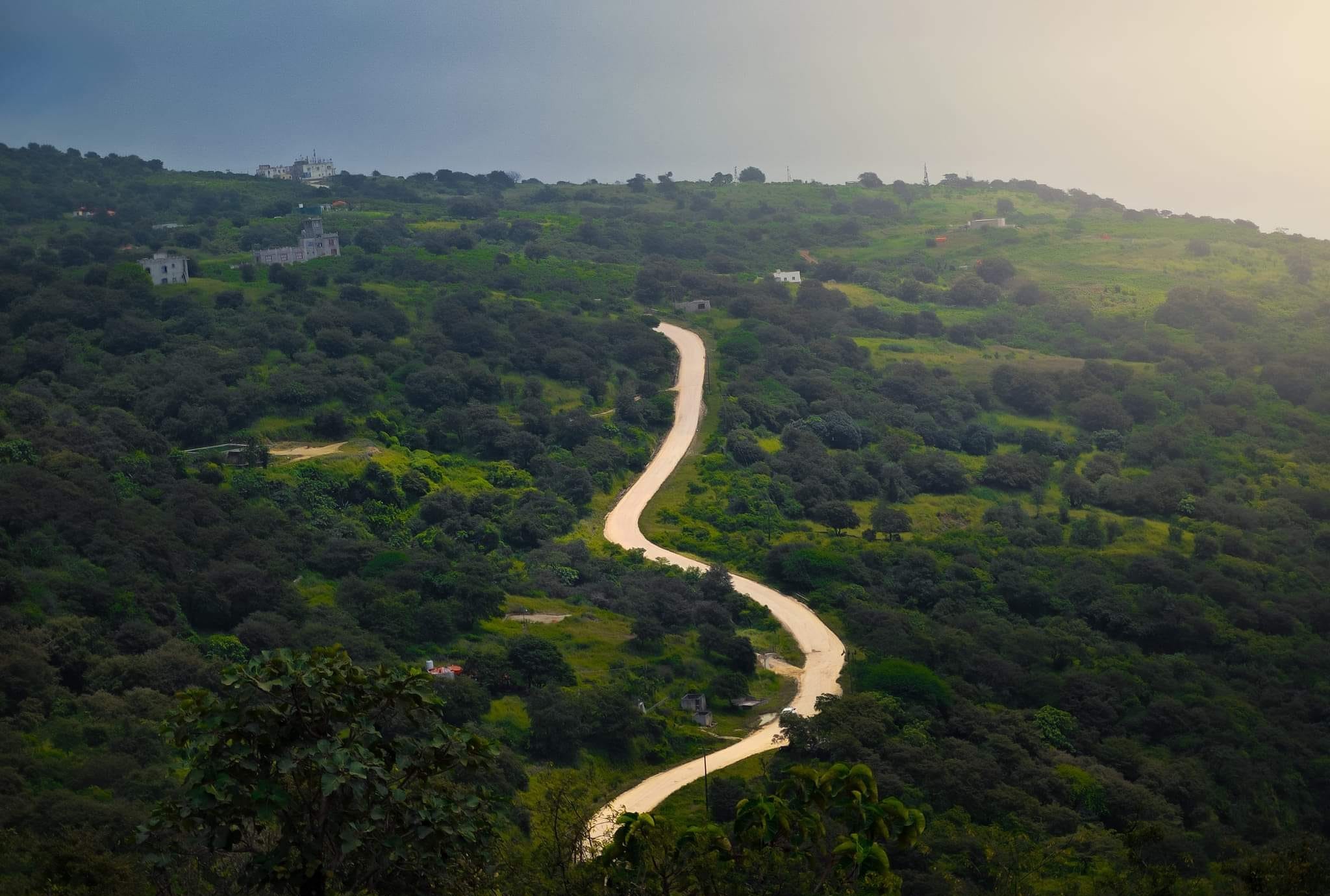 حوف.. مغارات وطبيعة ساحرة