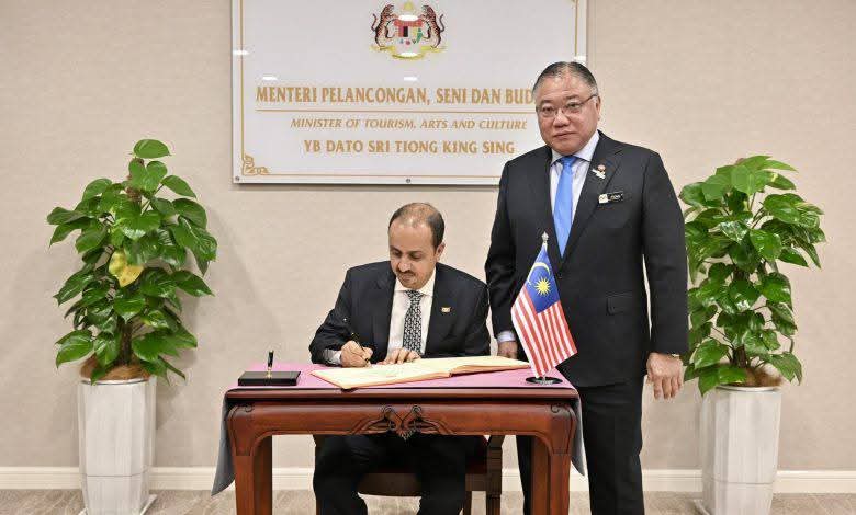 بوفد ترأسه الإرياني.. اليمن تبحث في ماليزيا آفاق الشراكة السياحية والثقافية واستعادة حضورها العالمي